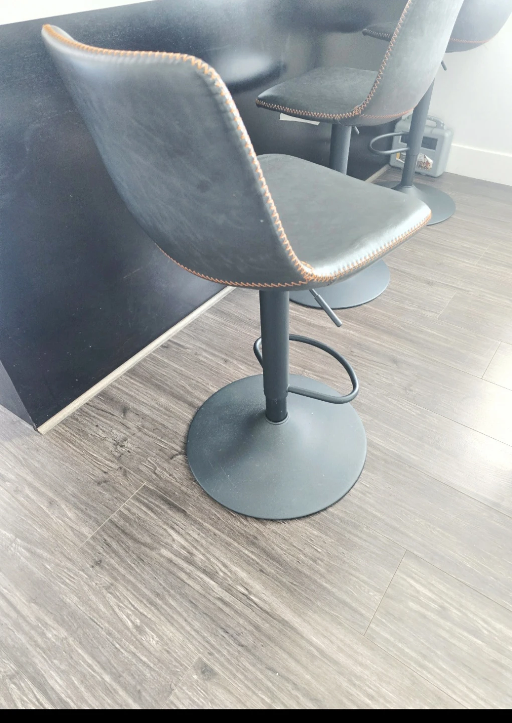 Set of 3 modern bar stools - photo 3