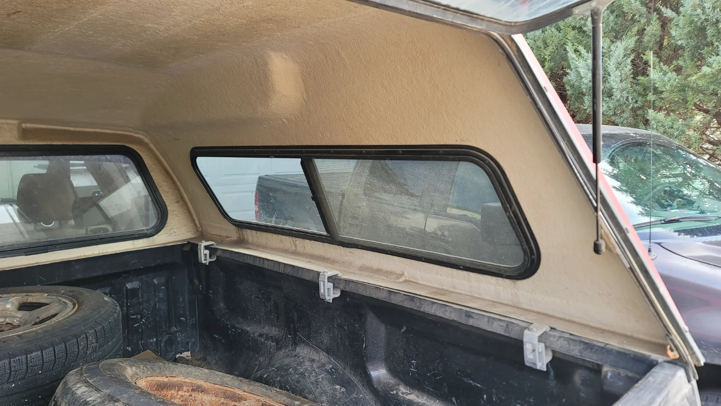 Truck canopy Hi-Lite