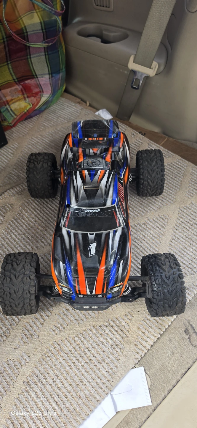 Traxxas Rustler RC Car with TQ Controller and Charger - photo 2