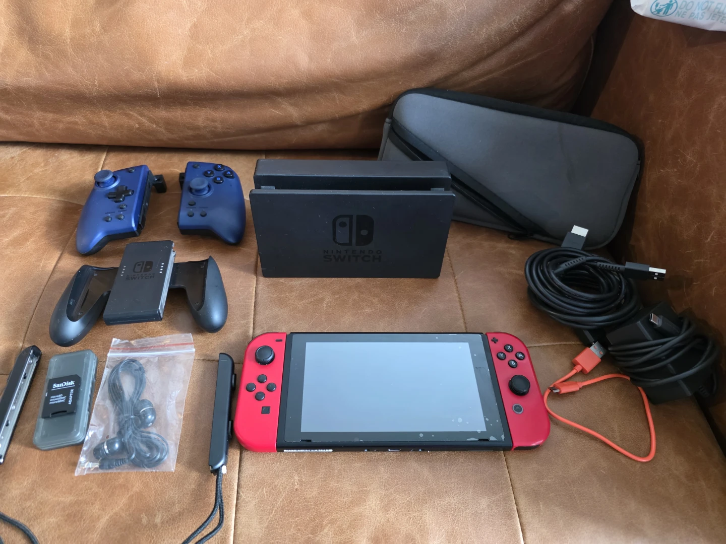 Nintendo Switch Console BUNDLE - EUC