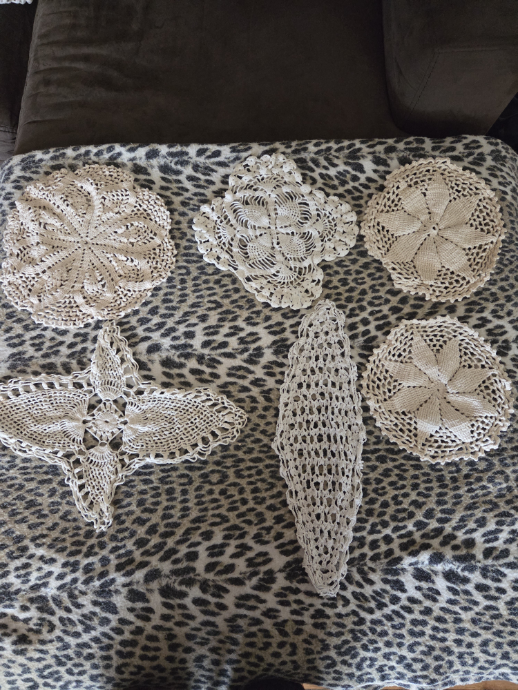 Vintage Crochet Doilies and Table Runners Set - photo 3