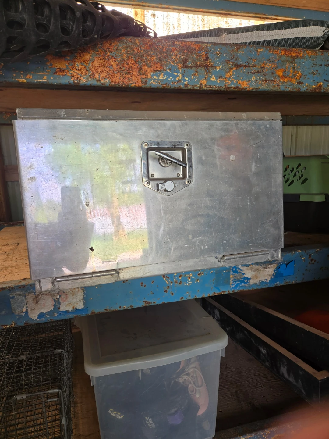 Aluminum tool box for pick up