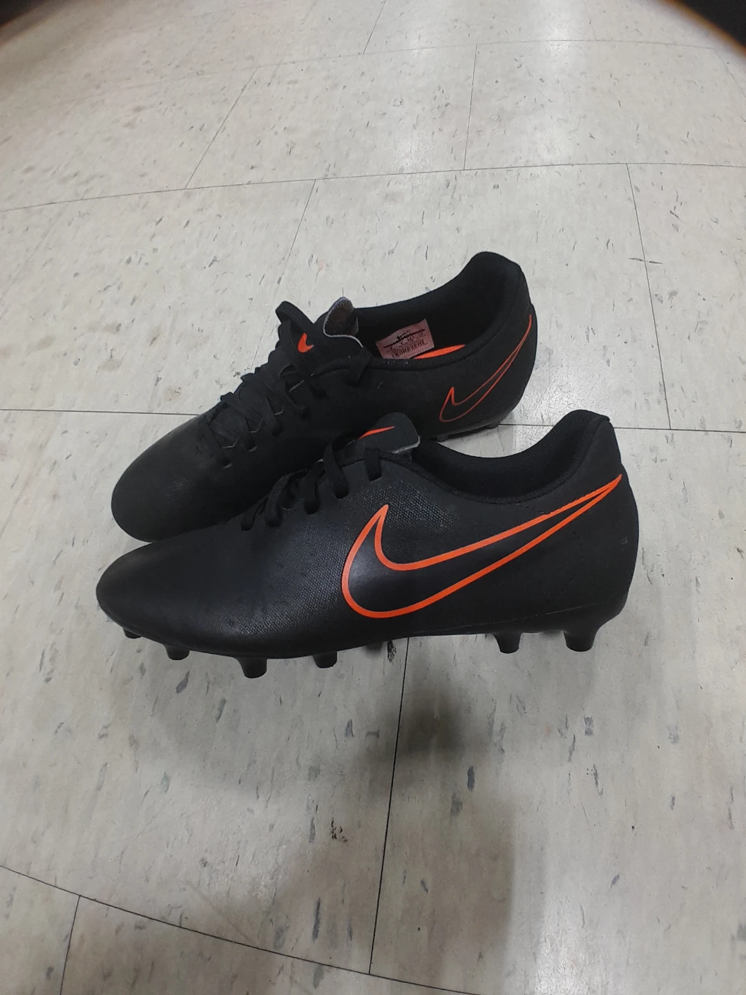 Nike Soccer Cleats Black and Orange Men's Size 9 - photo 4