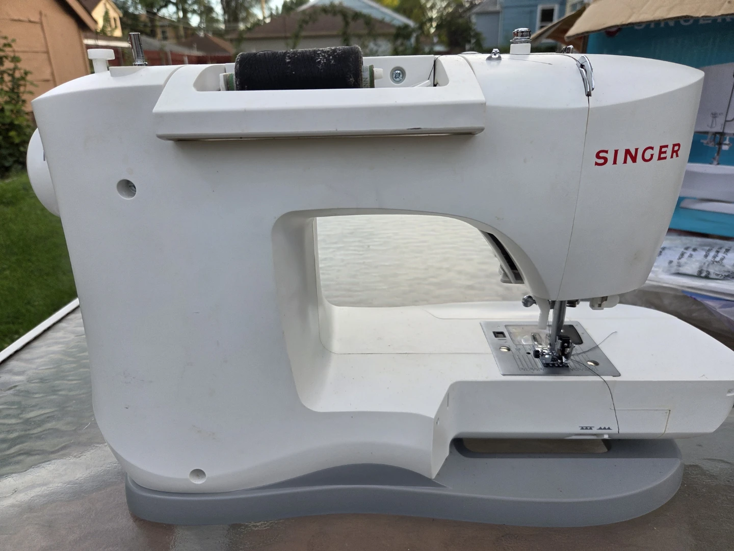 SINGER SEWING MACHINE