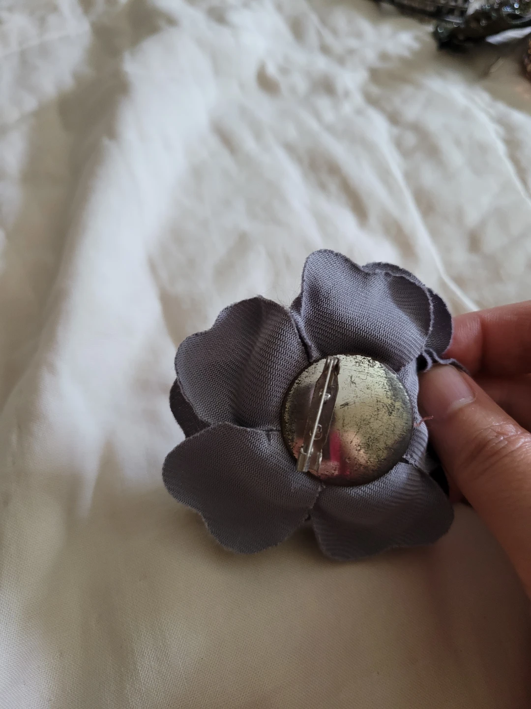 Grey fabric flower brooch🏈 - photo 2