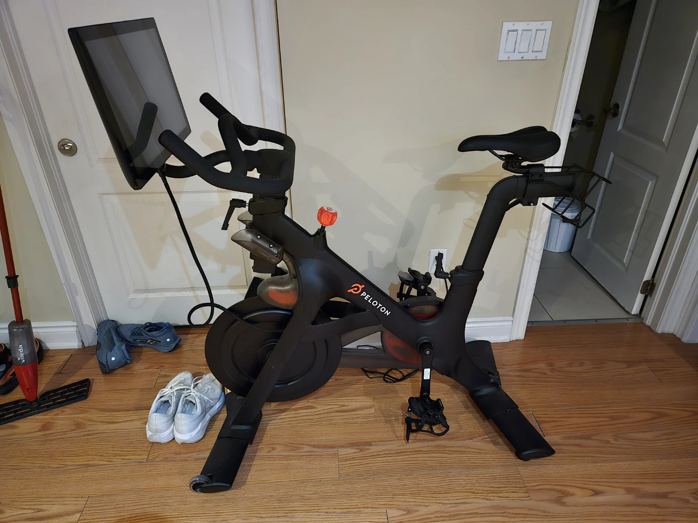 Peloton Spin Bike - photo 3
