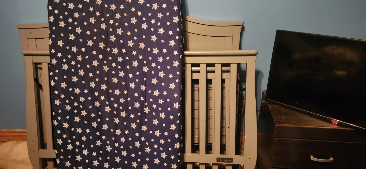 Child Craft Crib in Grey - photo 3