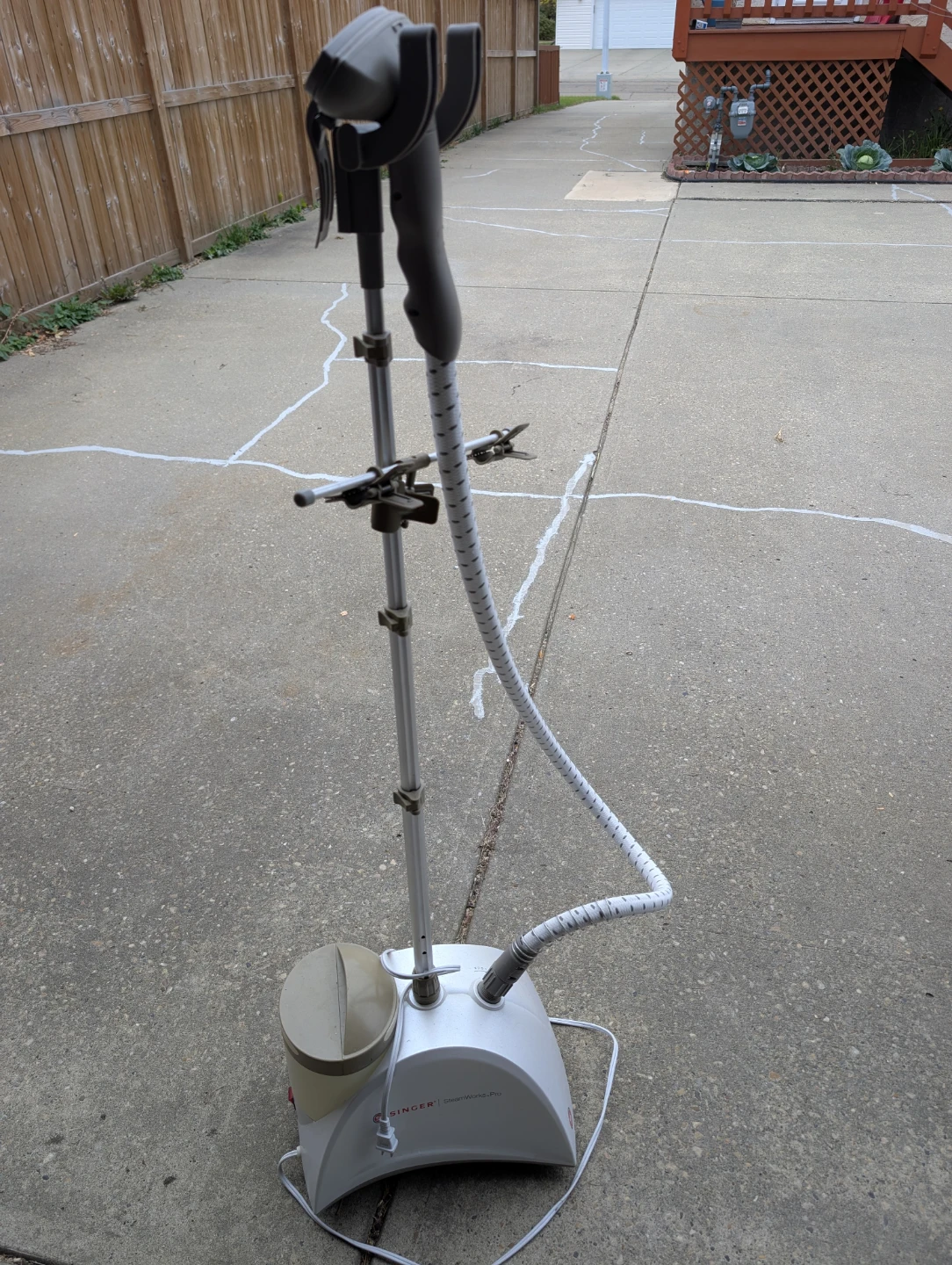 Singer SteamWorks Pro garment steamer