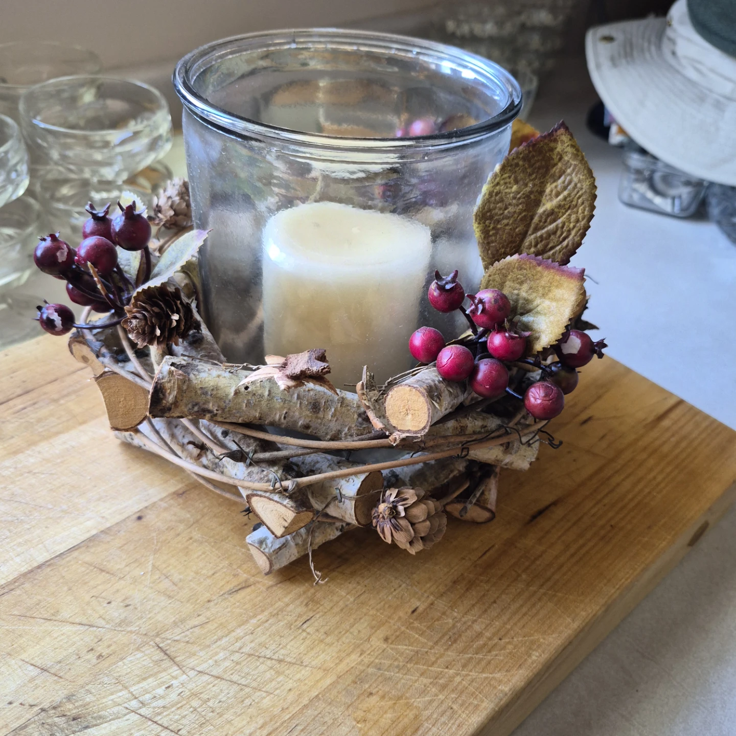 Rustic Birch Wood Candle Holder with Berries - photo 3