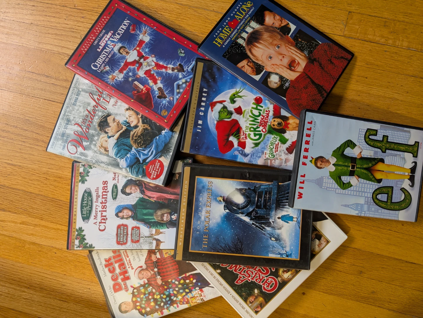 Collection of 9 Christmas Movies on DVD. Pick up in Braeside SW