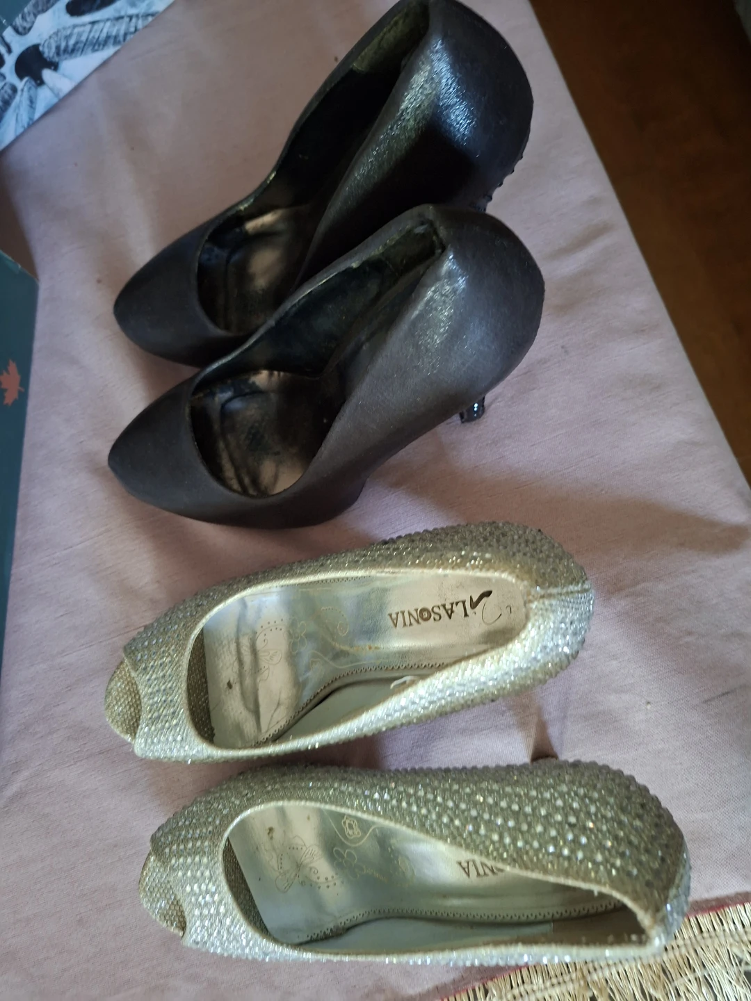 La Sonia Sparkly Heels & Black Pumps - photo 5