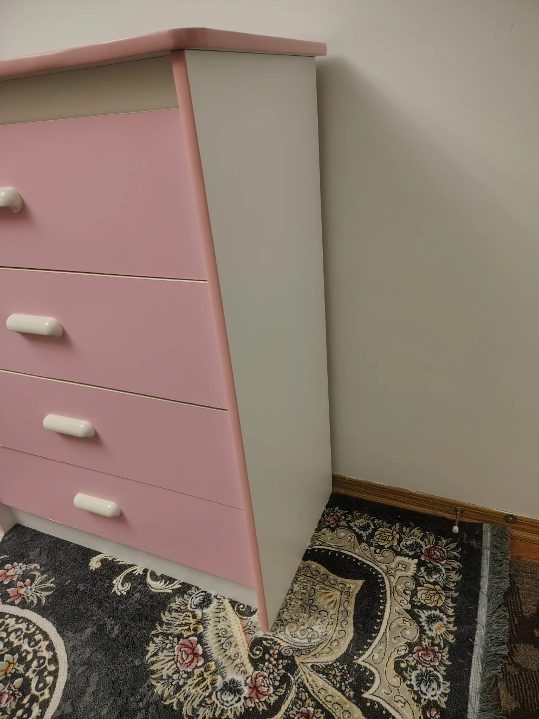 White and Pink 4-Drawer Chest - photo 5