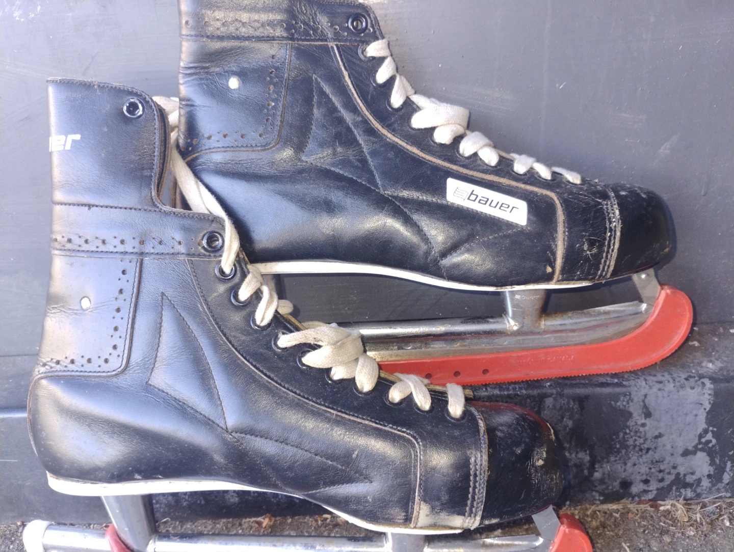 Vintage Bauer Ice Skates - photo 3