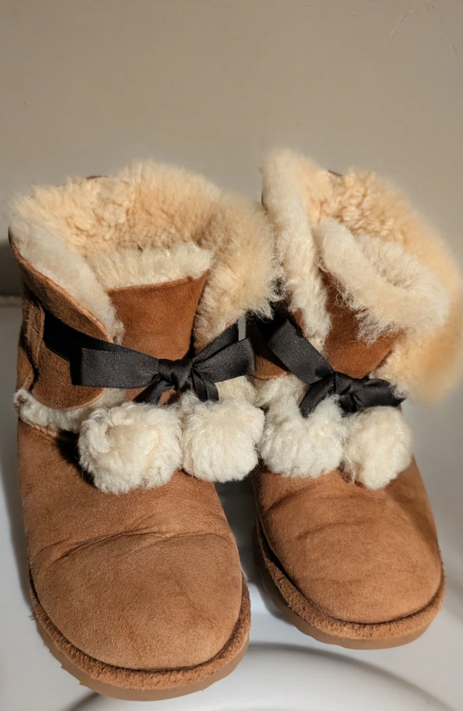 UGG Kids Brown Bow Boots Size 3 - photo 2