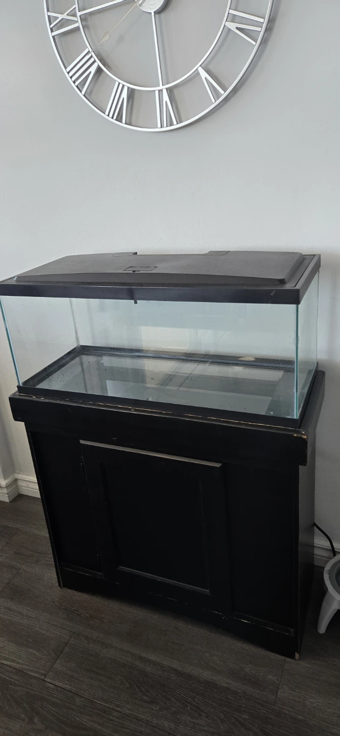 30 gallon fish tank with stand