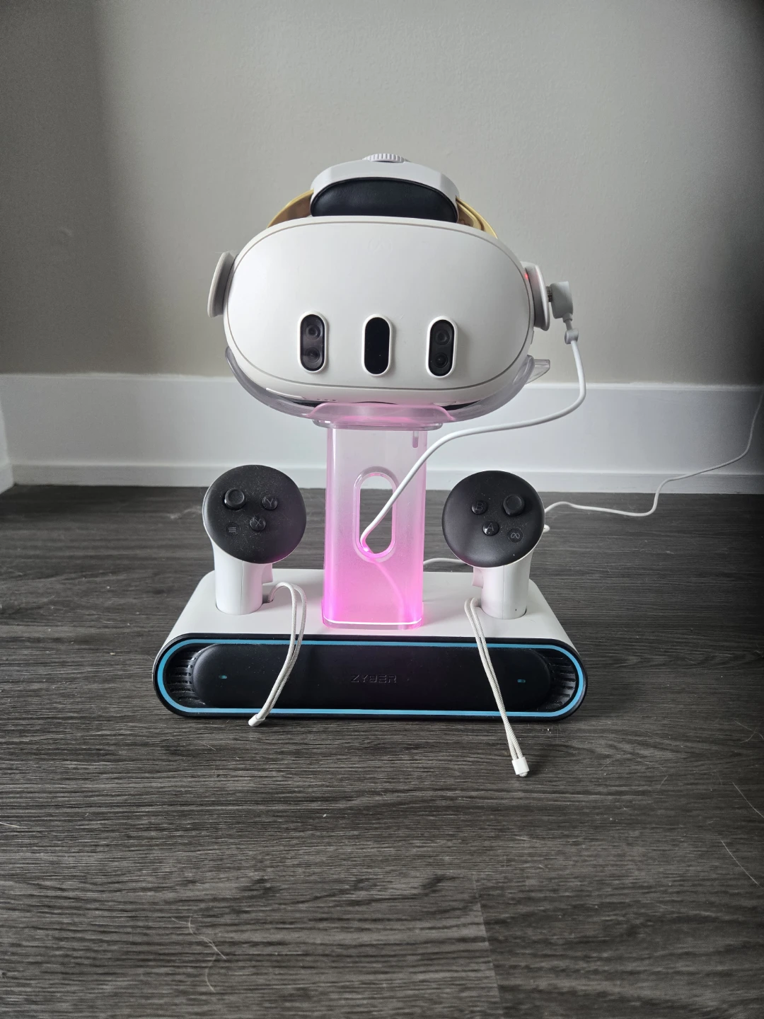 Meta Quest 3 512GB VR Headset and ZYBER Charging Dock - photo 3