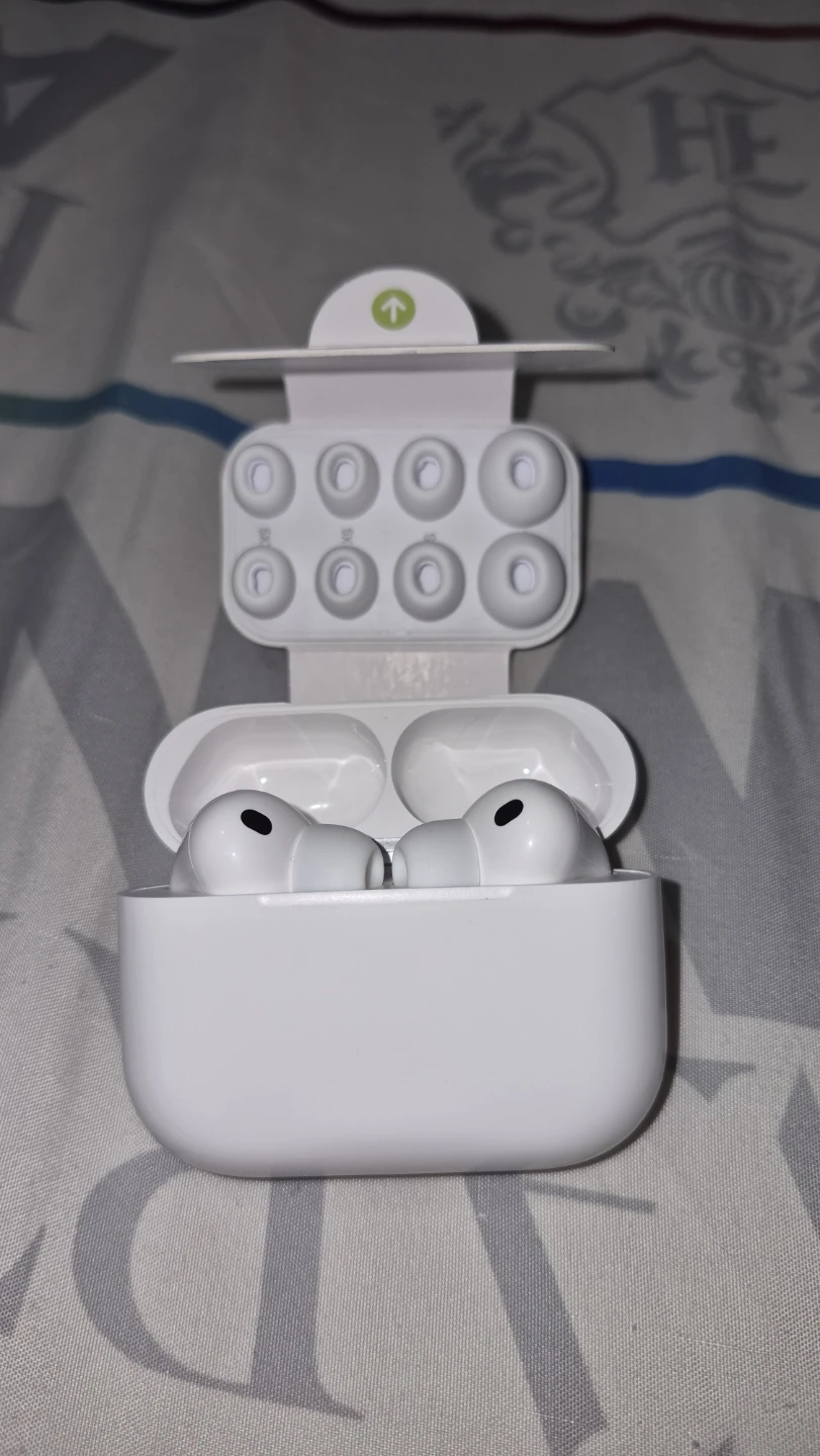 Apple AirPods Pro 3 (Knock Off) - photo 2