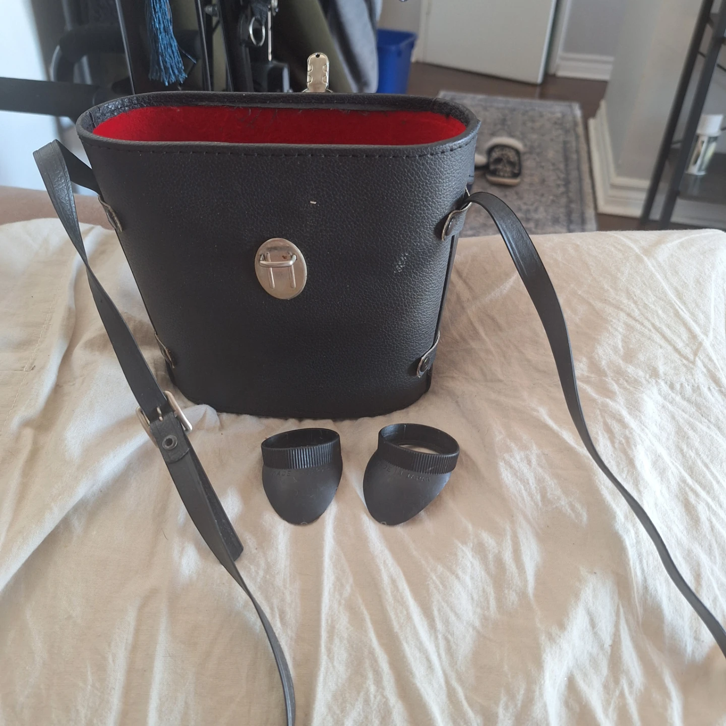 Bushnell Binoculars with Case - photo 3