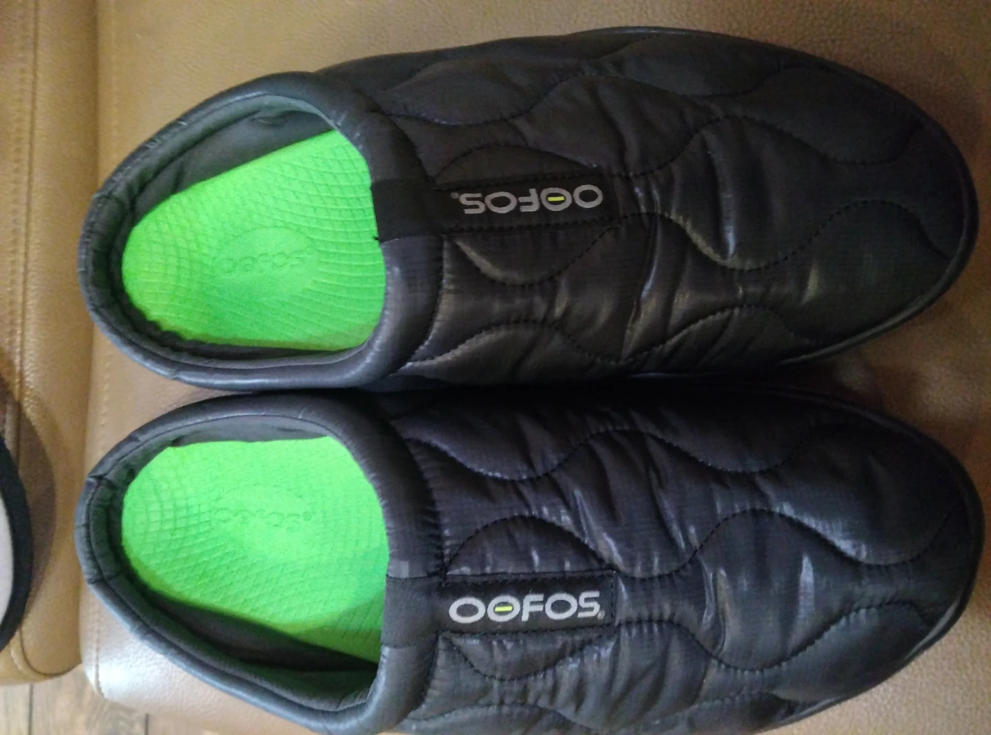 OOFOS OOmg Quilted Clog Slippers