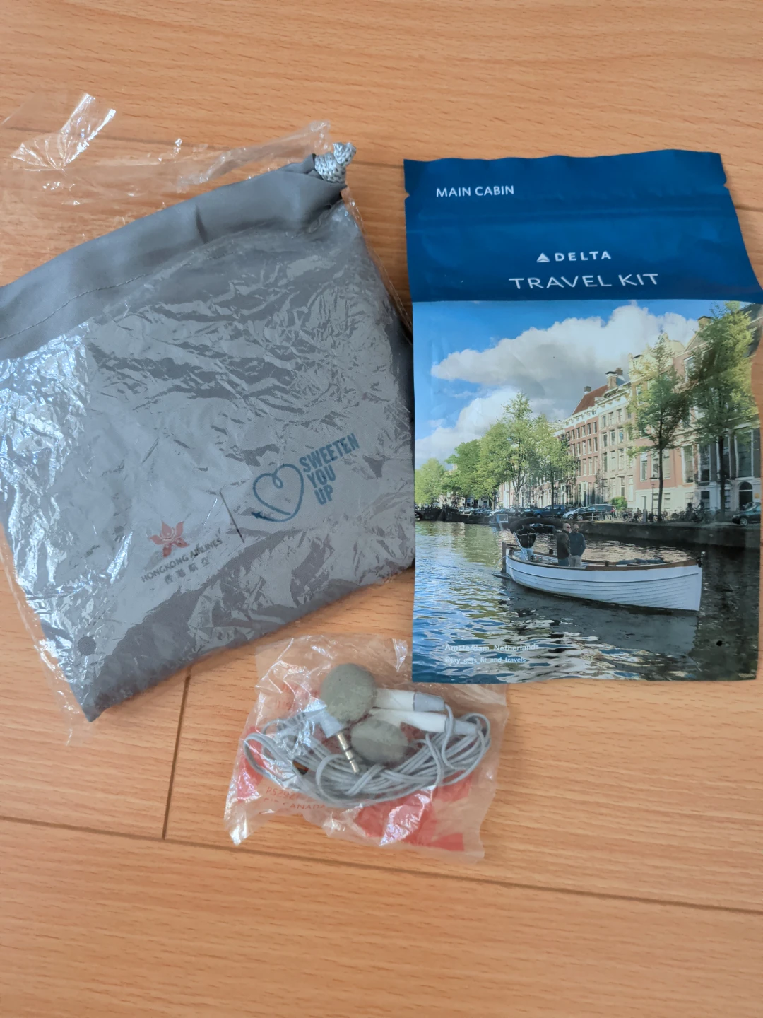 Delta Main Cabin Travel Kit with Hong Kong Airlines Pouch