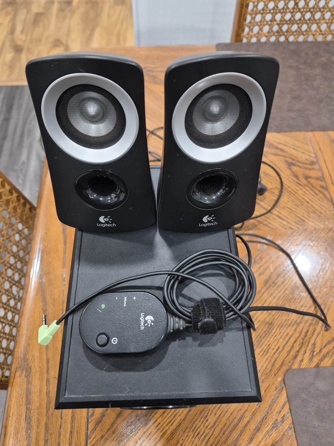 Logitech Z313 Speaker System - photo 2