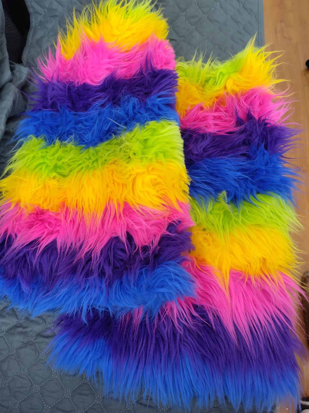 FREE - coloured leg warmers