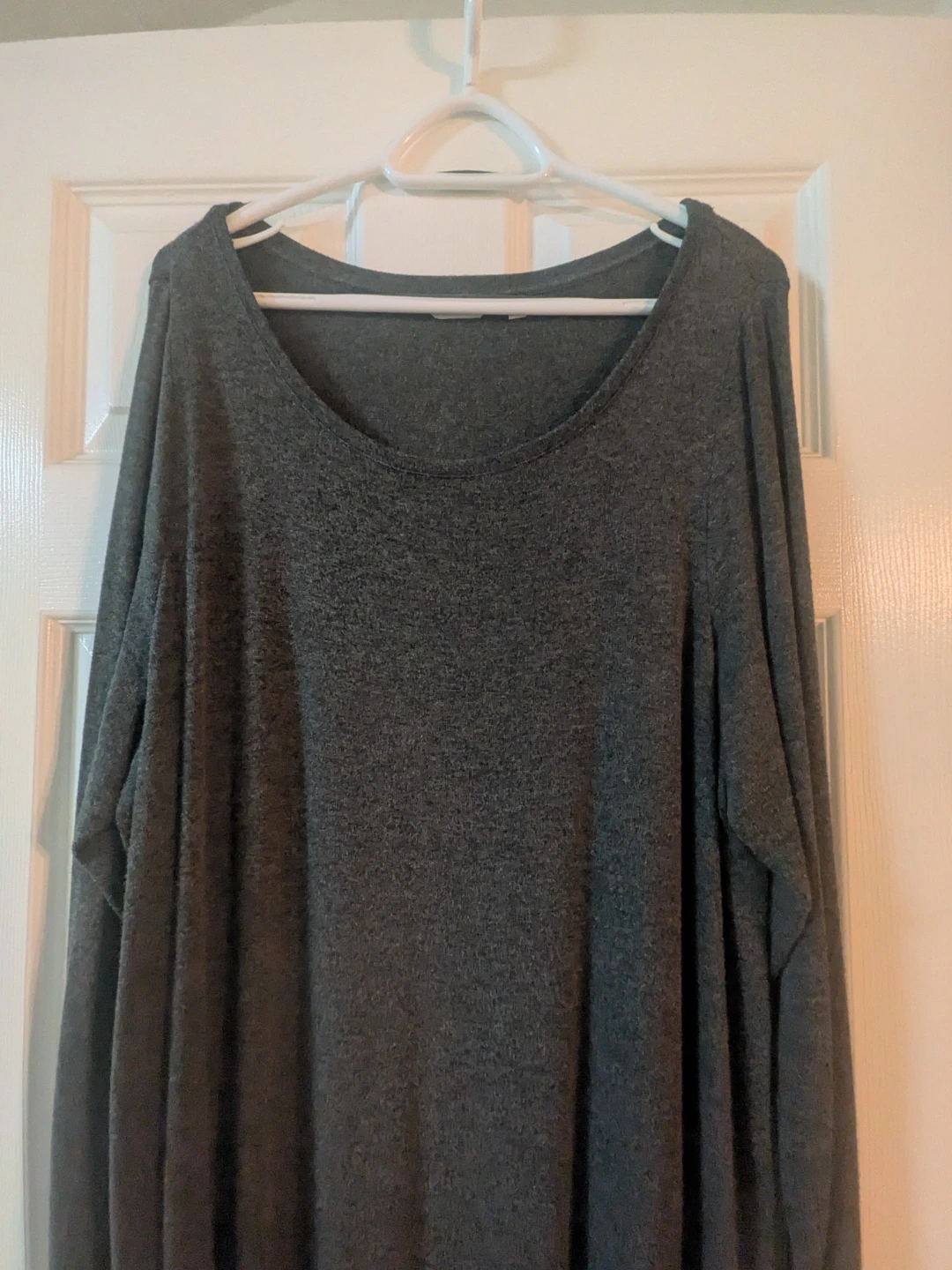 Dark Grey Long Sleeve top pick up only in St Albert - photo 2