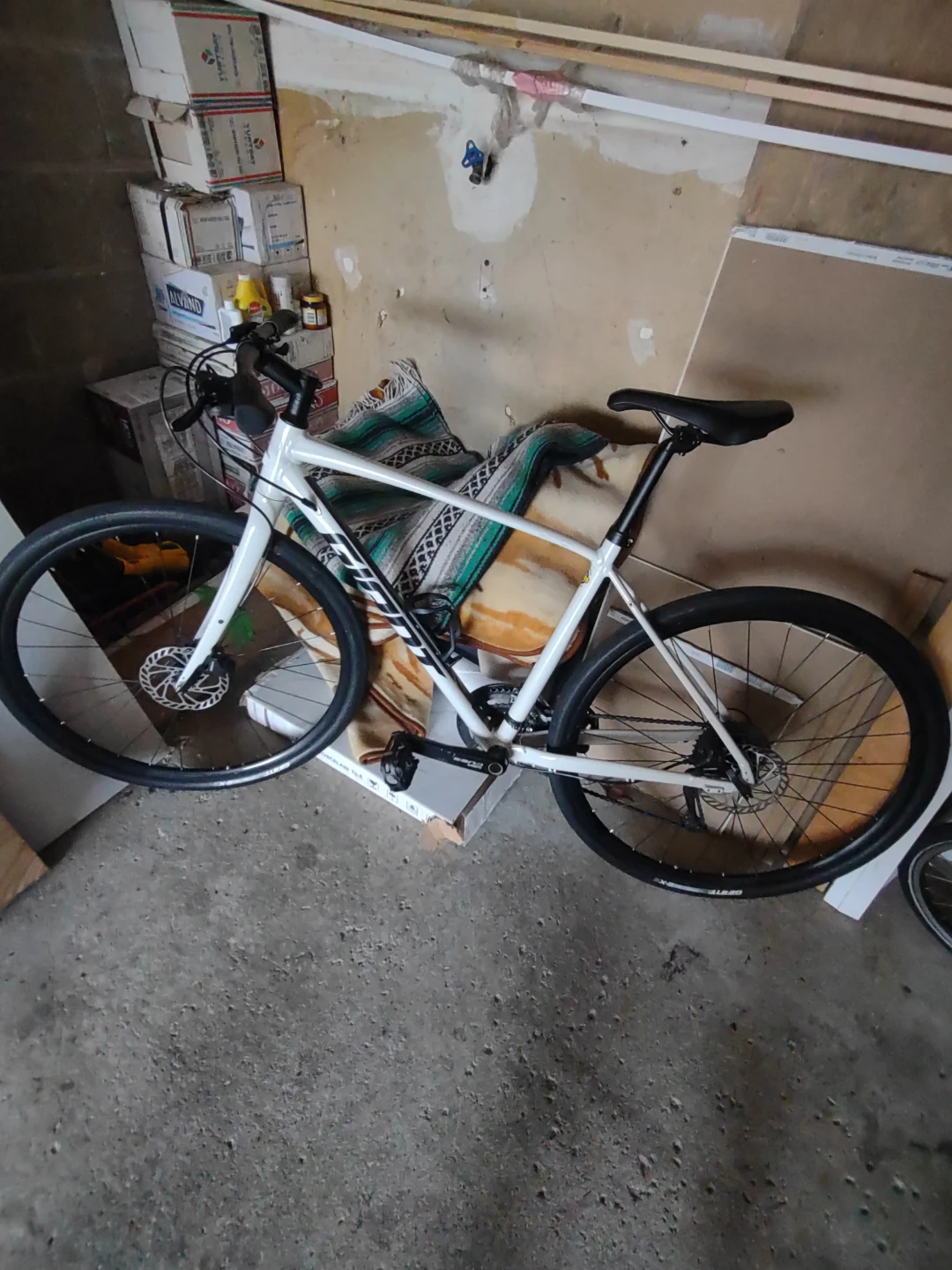 GIANT ESCAPE 2 HYBRID BIKE