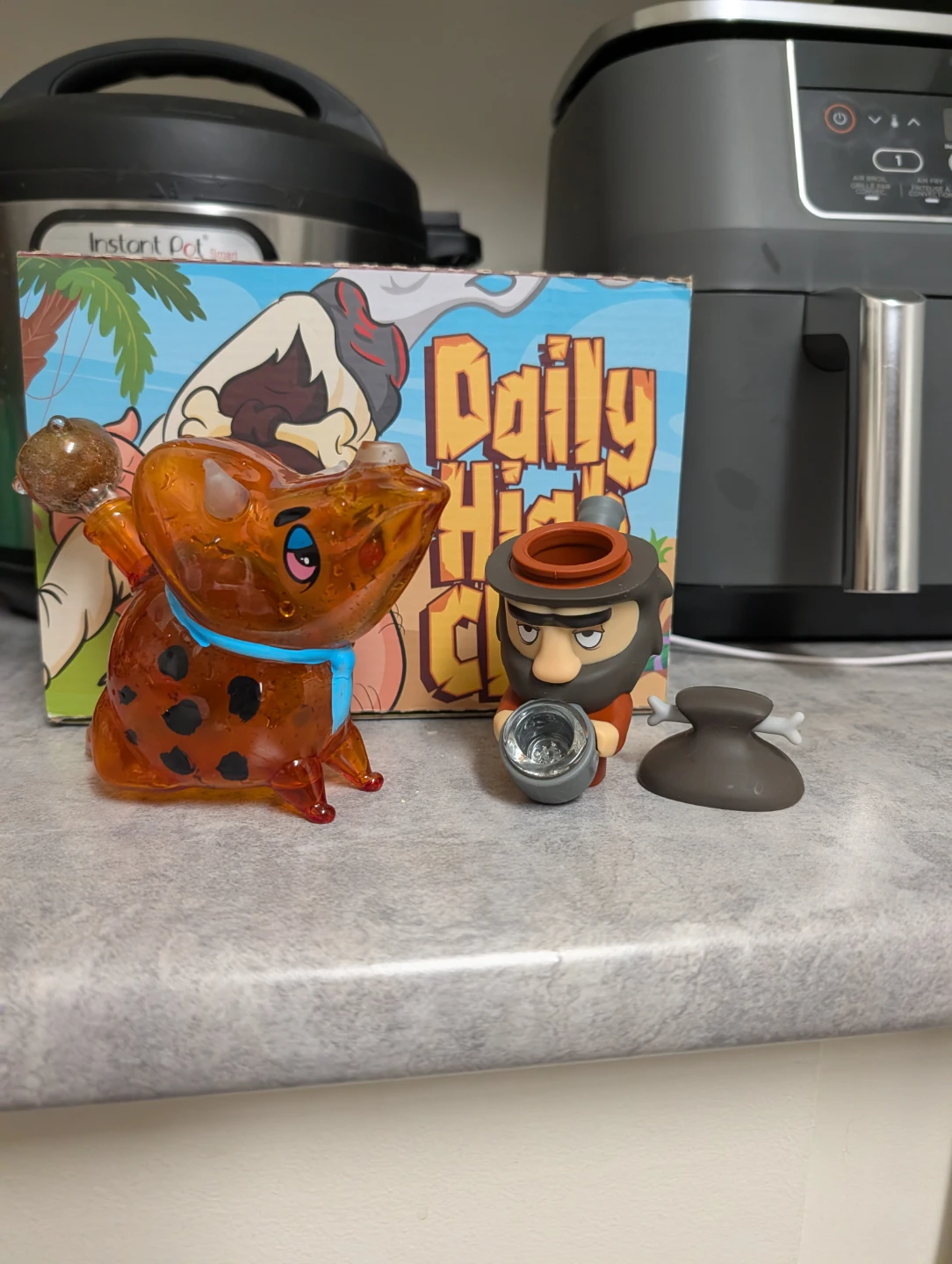 Daily High Club Glass Dinosaur Pipe and Figurine - photo 3