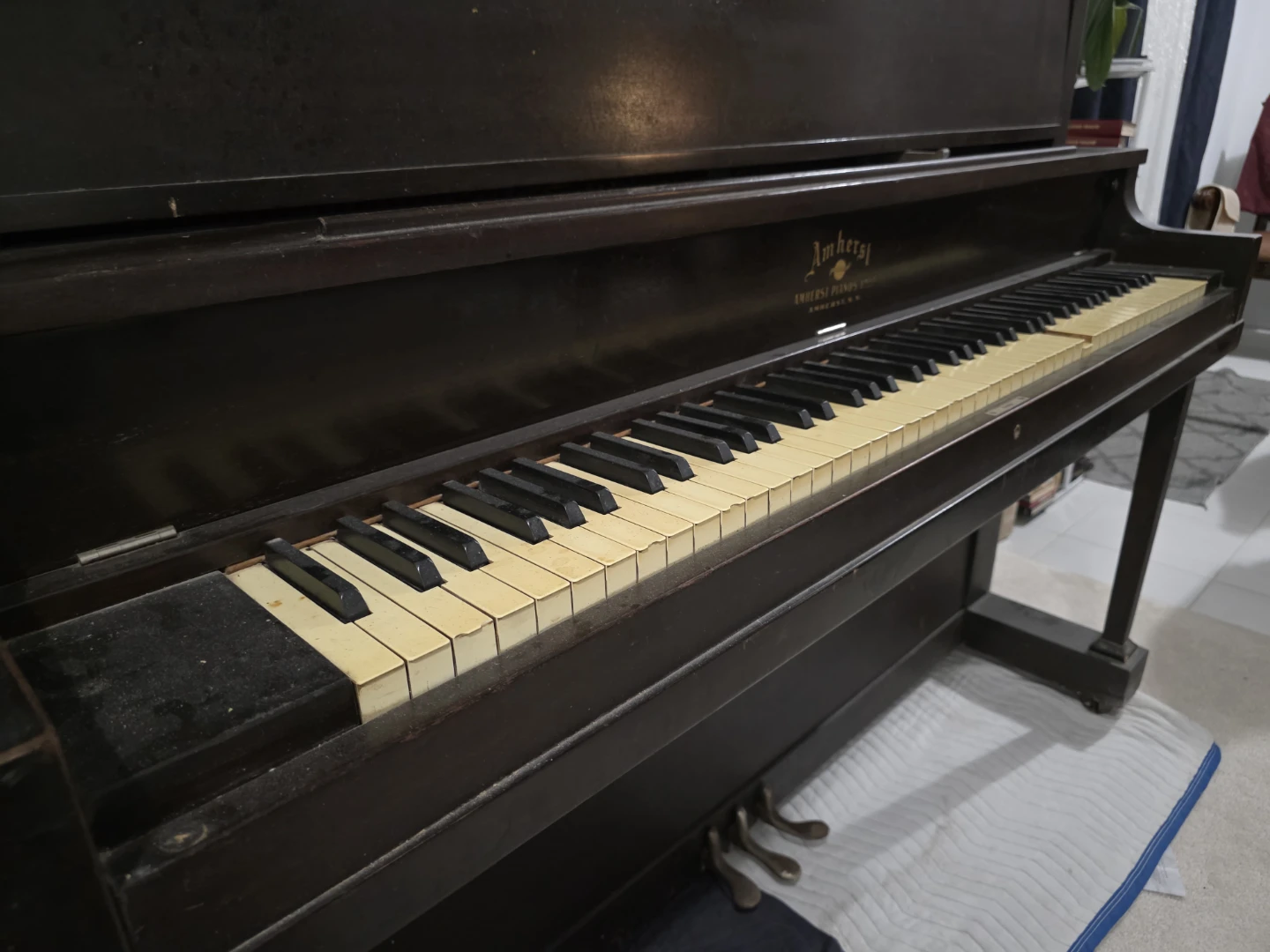 Amherst Upright Piano - photo 3