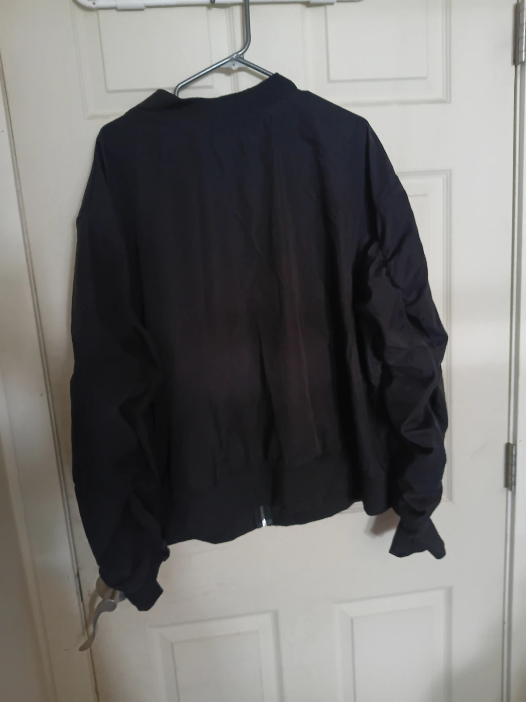 Black zip-up bomber jacket - photo 2
