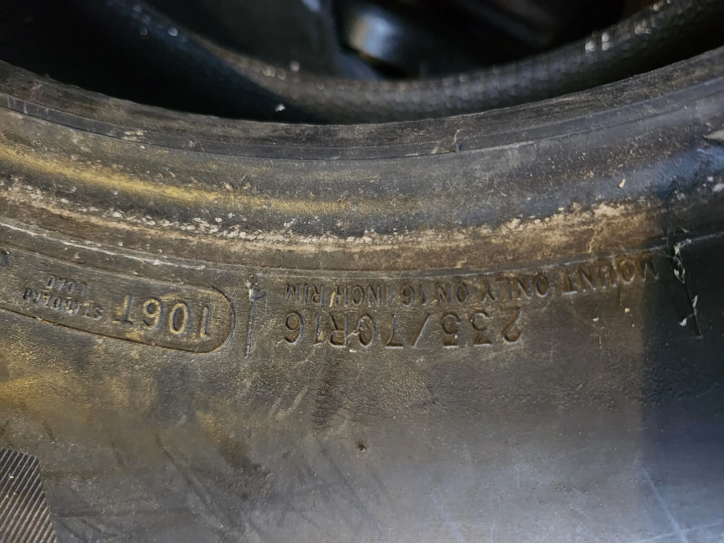 used Mastercraft Stratus HT all-season size 235/70R16 - photo 2