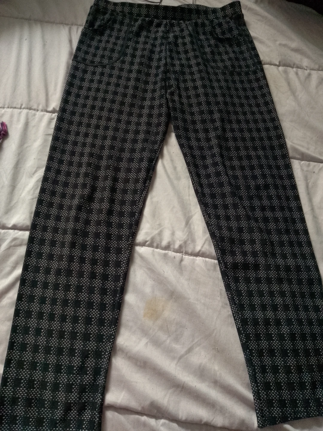 Black & white patterned leggings 🏈