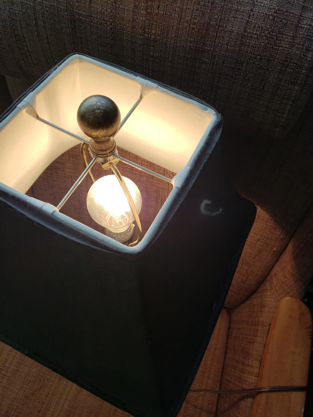 Decorative table lamp with black shade - photo 2