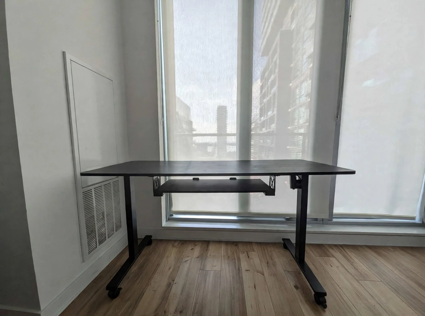Large Height Adjustable Standing Desk – 152 × 61 cm – Black
