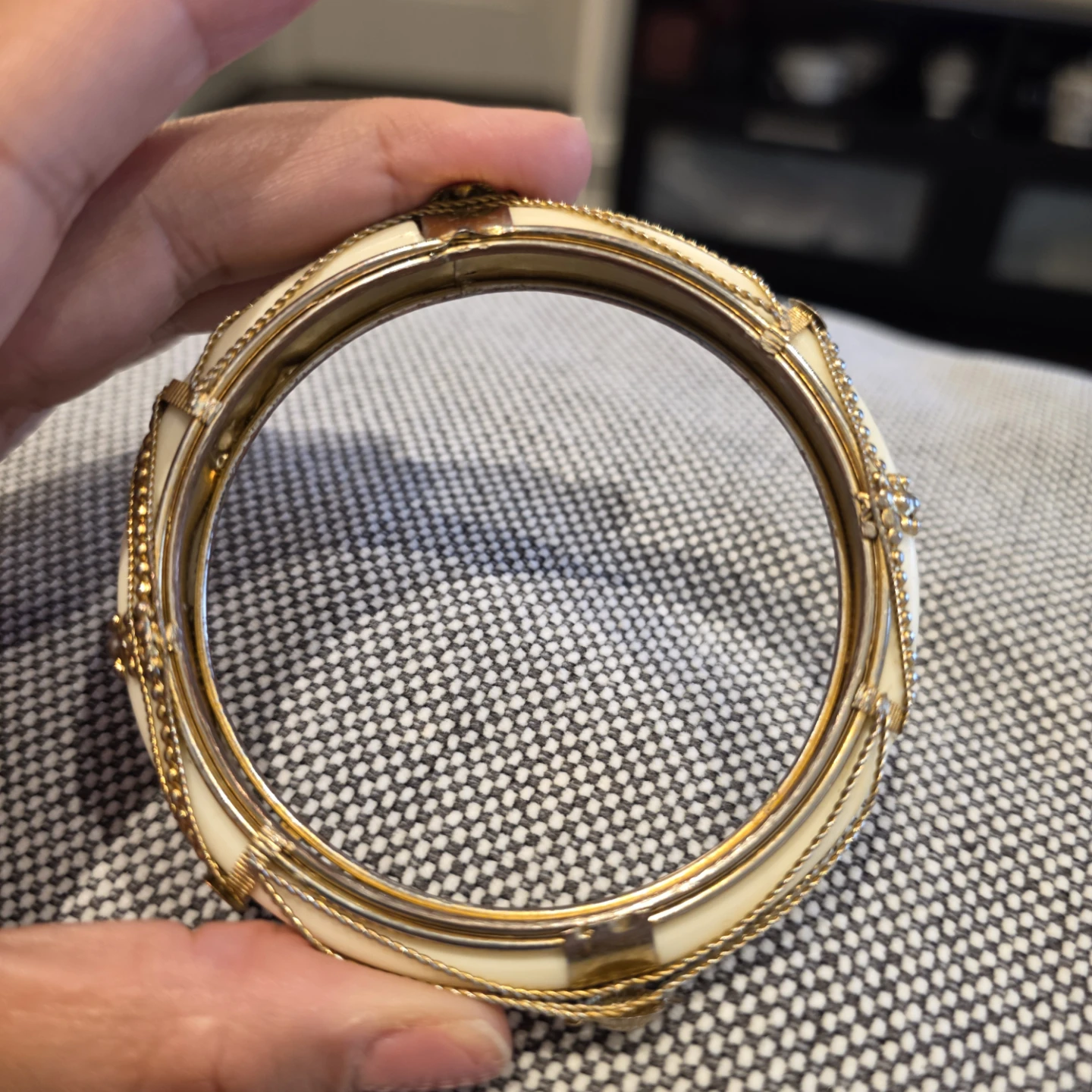 Vintage Gold Tone Cream Enamel Hinged Bangle Bracelet - photo 4