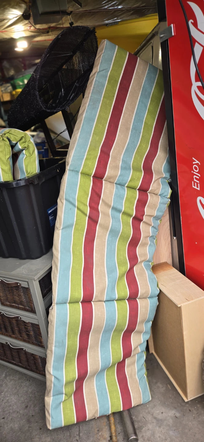 Outdoor cushions - various