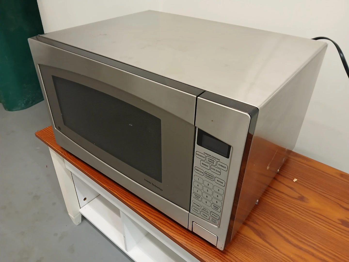 GE 1200 Watts Inverter Microwave Do NOT heat - photo 5