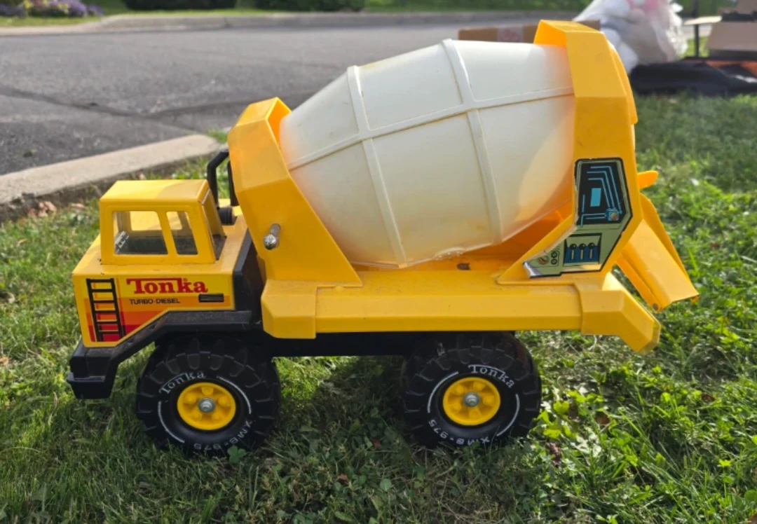 *Vintage* Tonka Turbo-Diesel Cement Mixer Truck - photo 2
