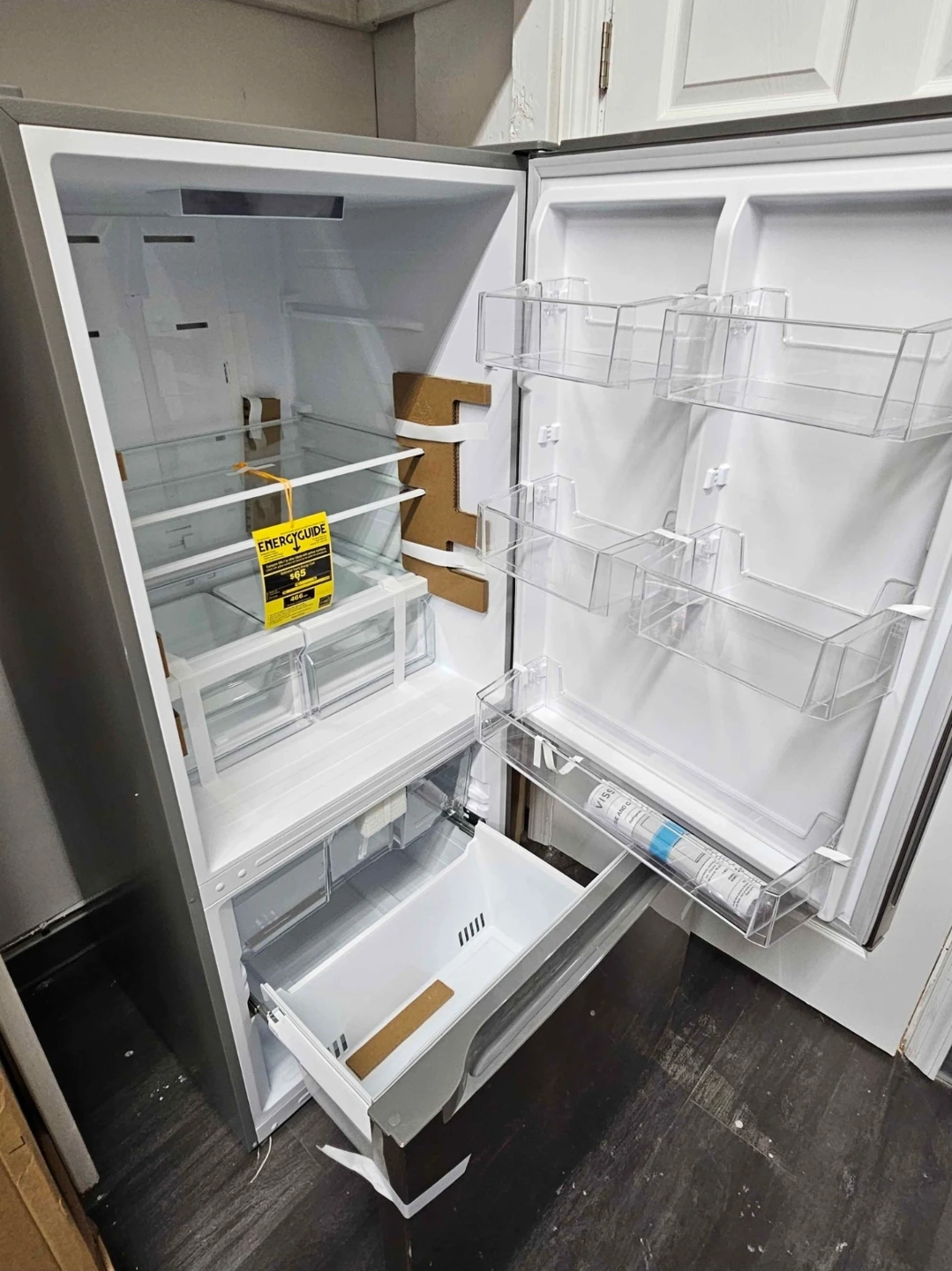 New Vissani 18.7 cu. ft. Bottom Freezer Refrigerator - photo 4
