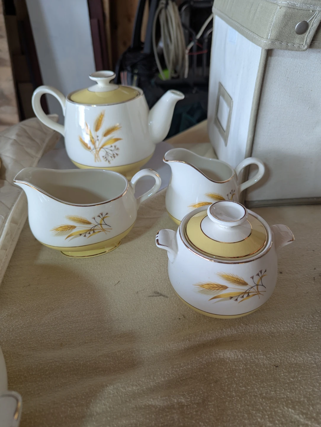 Vintage Wheat Pattern Dinnerware Set