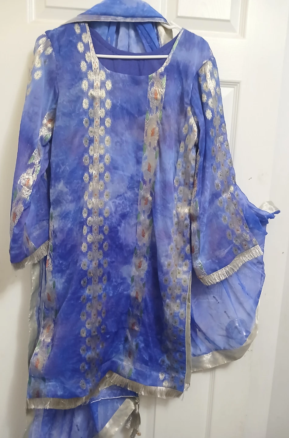 Blue and silver traditional South Asian kameez