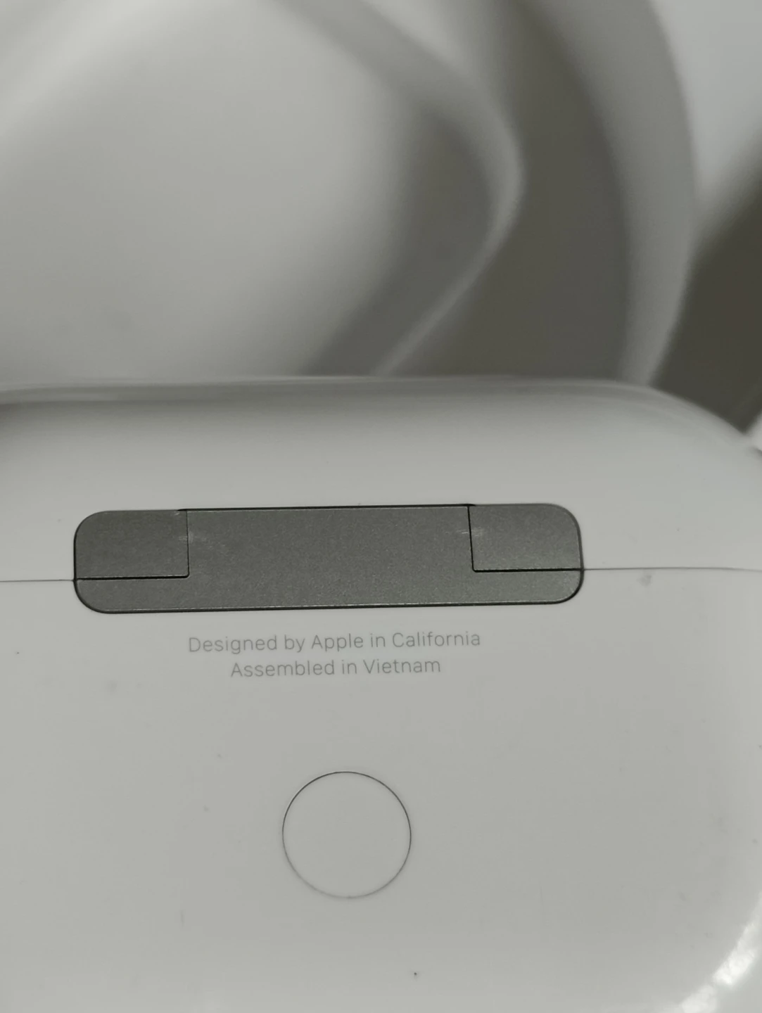 Apple AirPods Pro (2nd Generation) with MagSafe Charging Case - photo 3