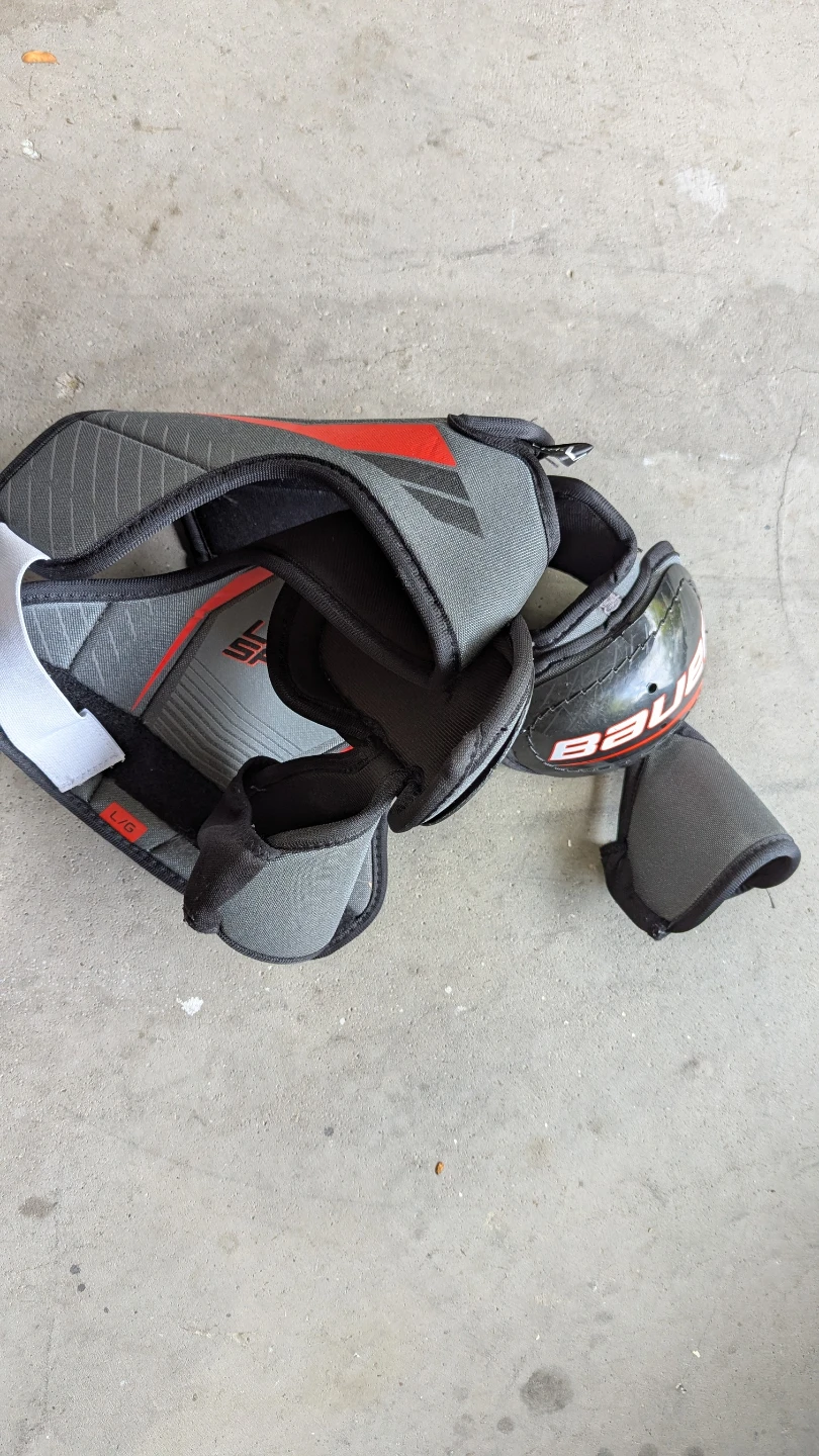 Bauer Youth Large Hockey Shoulder Pads