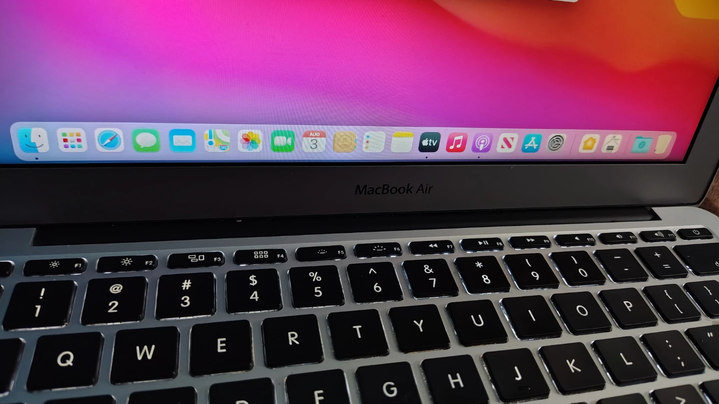 Apple MacBook Air 11-inch Early 2014 - photo 3