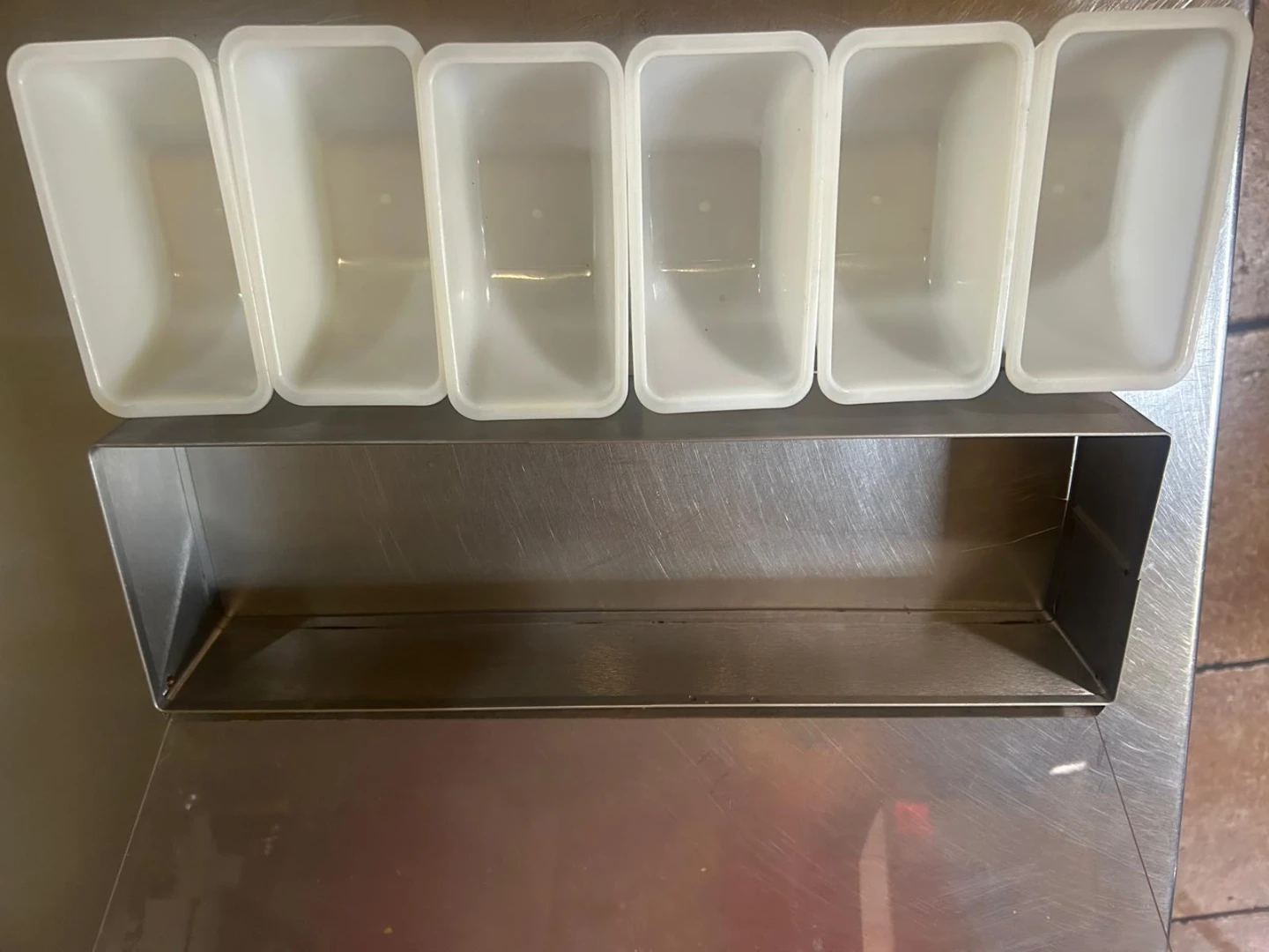 Condiment Dispenser Holder with 6 White Inserts - photo 4