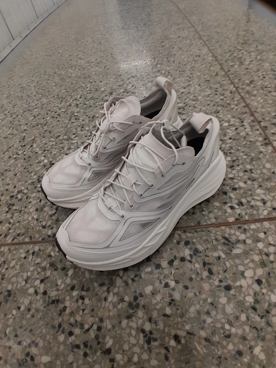 Hoka  Original Sneakers - Off-White  Men's Size 10 - photo 3