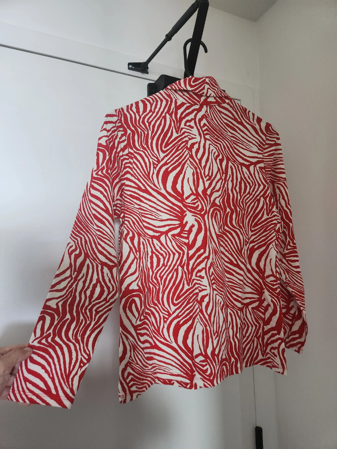 Cleo Red & White Zebra Print Mock Neck Top - photo 4