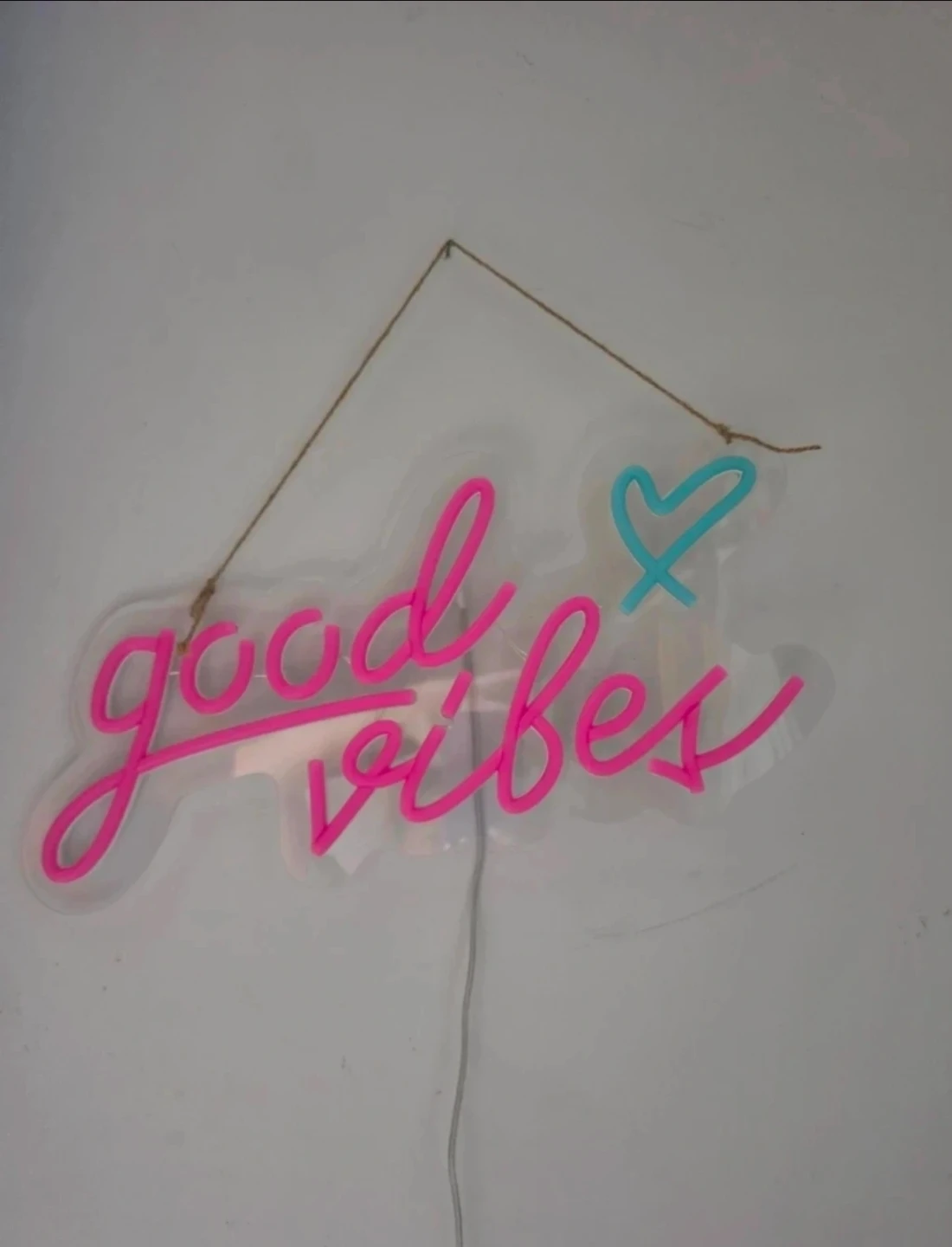 Good Vibes Neon Sign 🏈 - photo 2