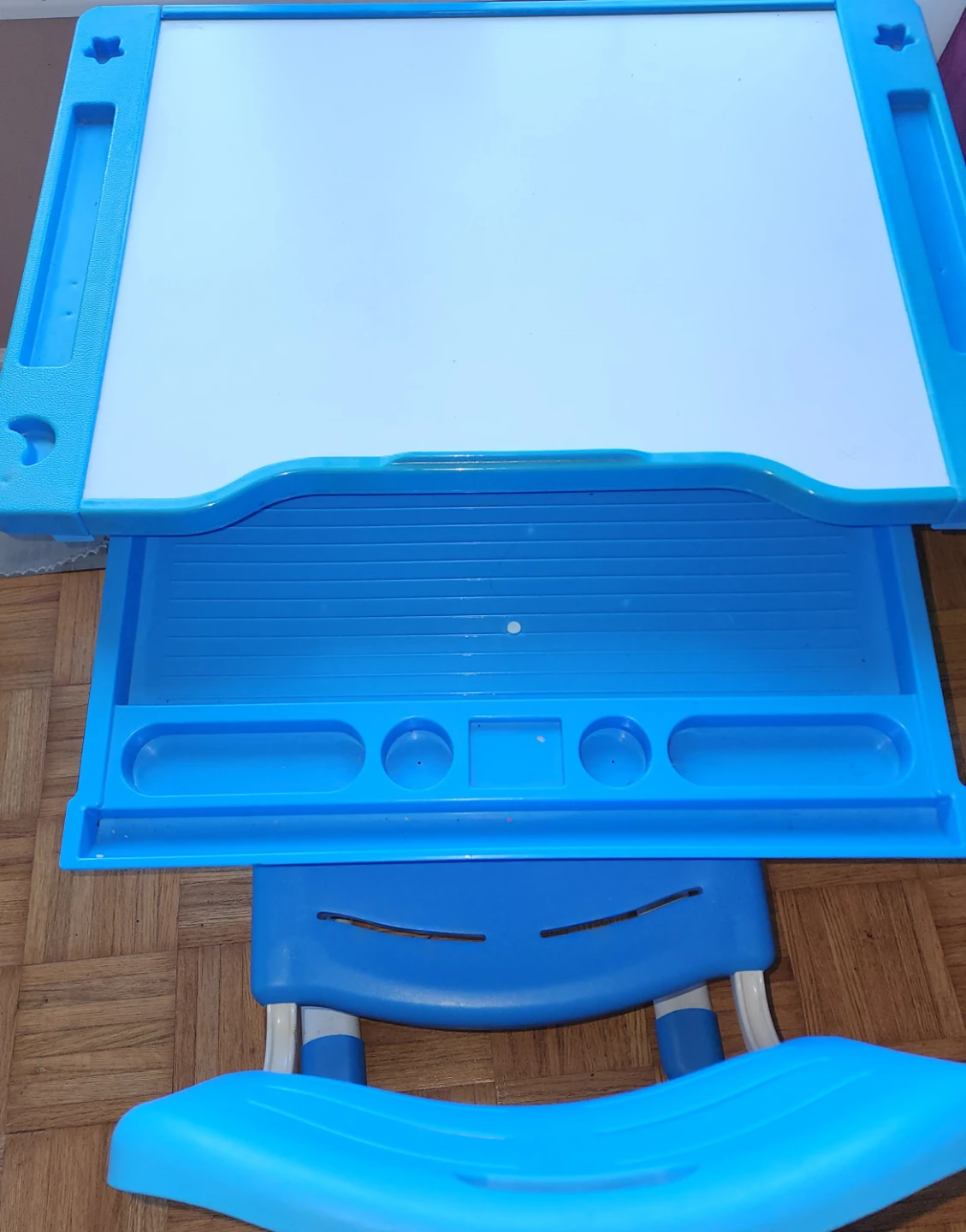 Kids Adjustable Desk and Chair Set